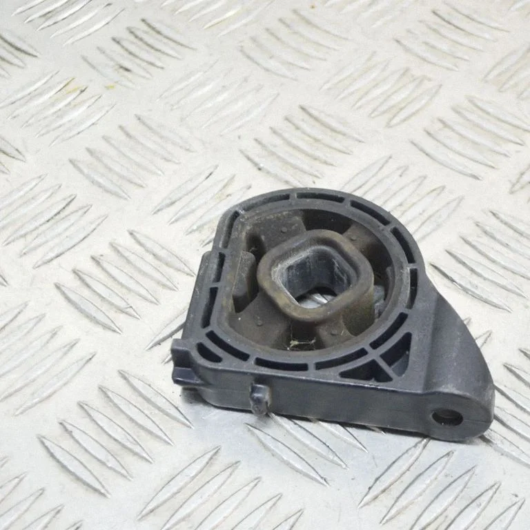 Radiatoru paneļa kronšteins