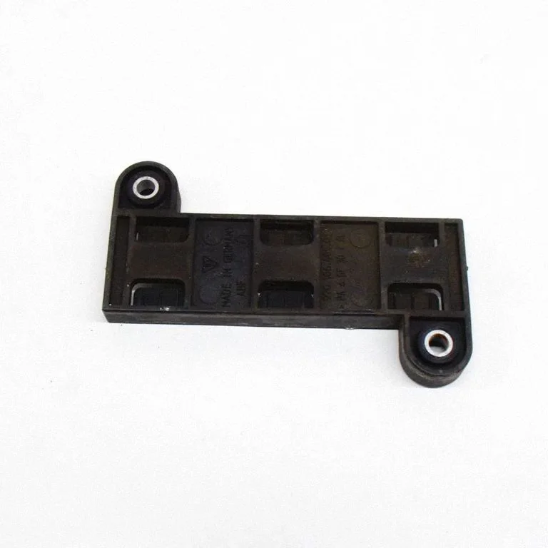Radiatoru paneļa kronšteins 97010640501