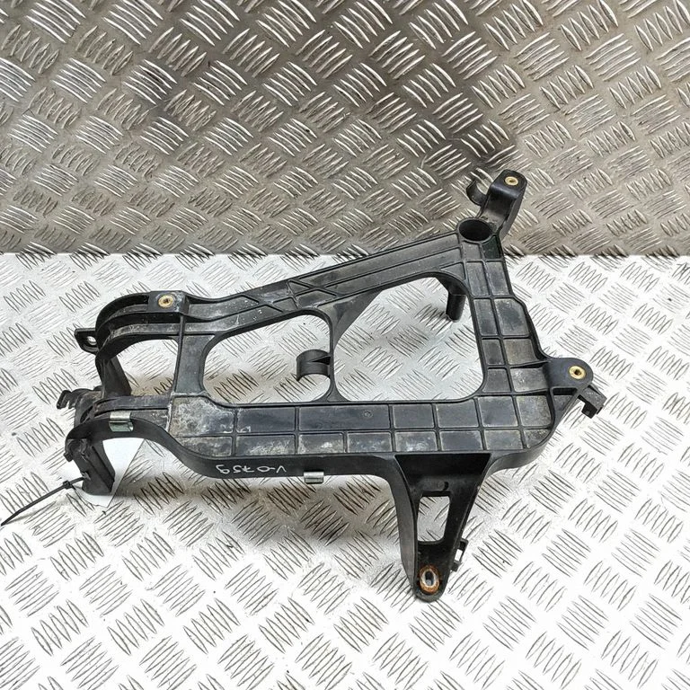 Radiaatori tugipaneeli klamber 982145645C – Porsche Cayman 981 (2012-2016)