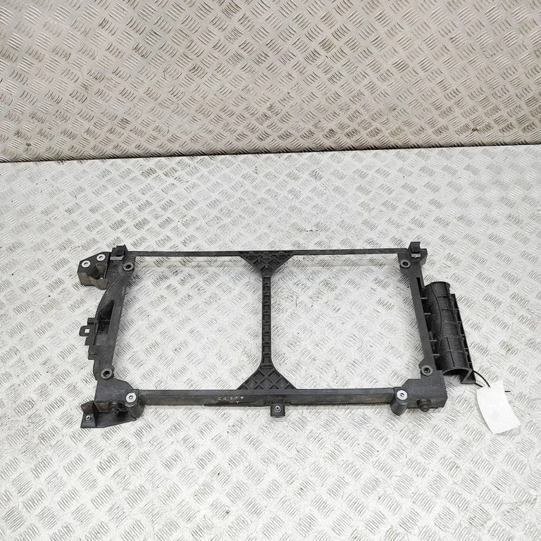 Radiatoru paneļa kronšteins 214963NL2A