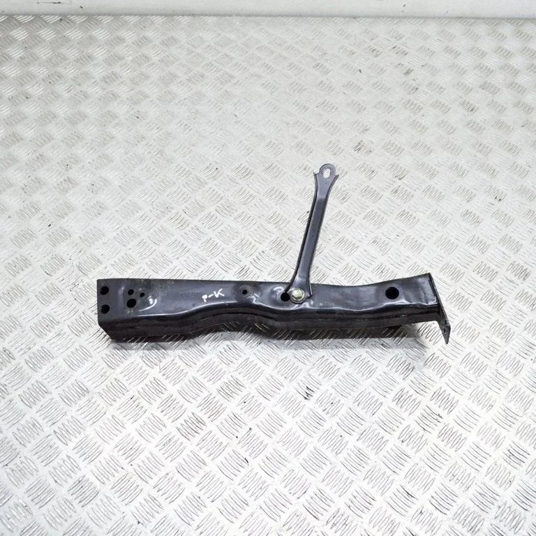 Radiatoru paneļa kronšteins 544114EA0B