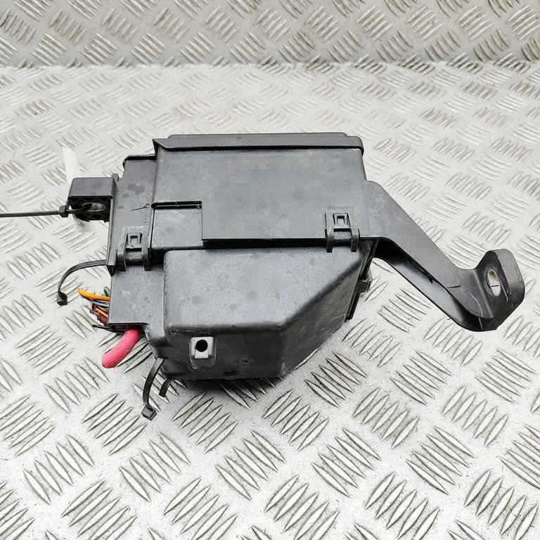 Drošinātāju kārba (komplekts) GX7314A076DA