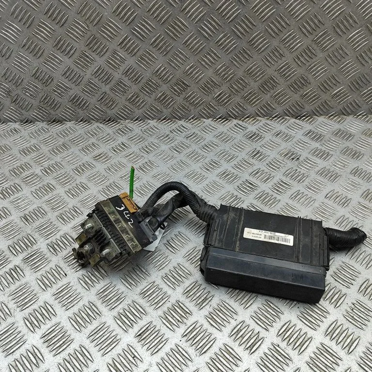 Fuse box set 24382EW70B