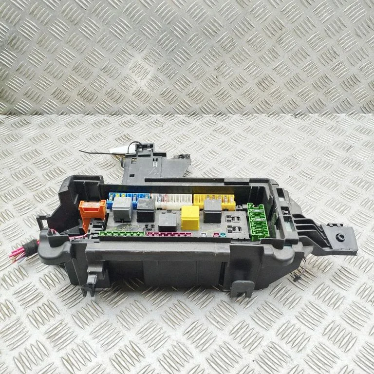 Fuse box set A0009820112