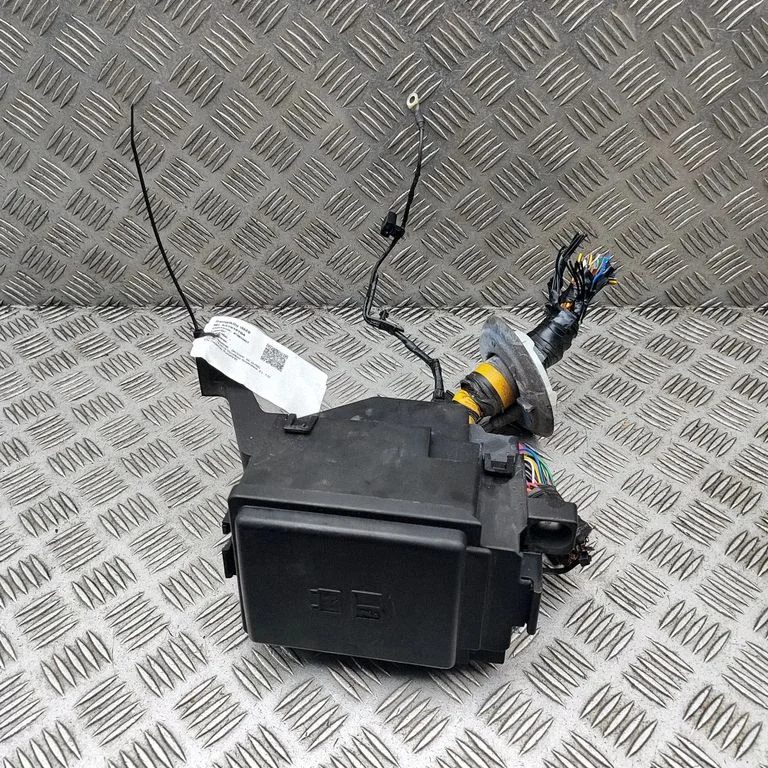 Drošinātāju kārba (komplekts) GX7314A076DA