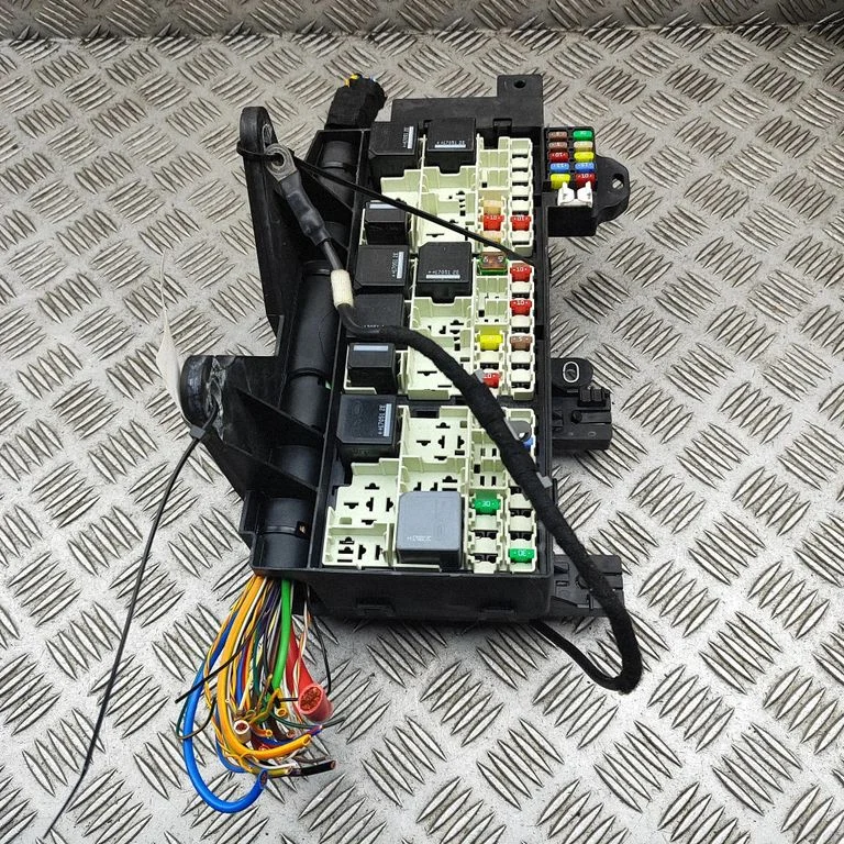 Drošinātāju kārba (komplekts) – Jaguar XE (2015-)