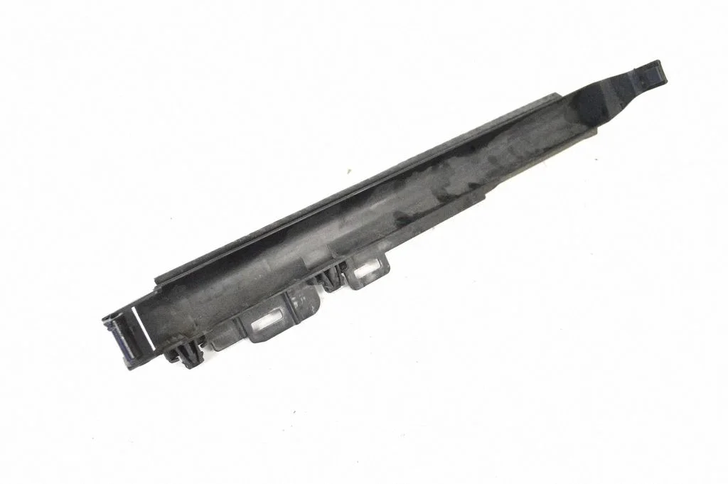 Radiatoru paneļa kronšteins 0477902913