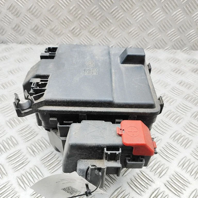 Drošinātāju kārba (komplekts) KK3T14D068GE