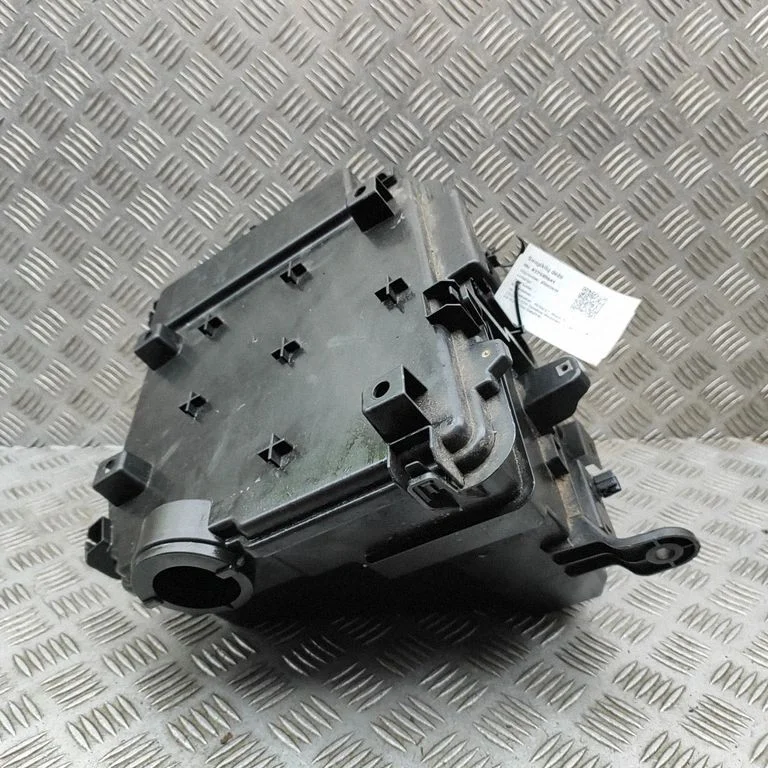 Drošinātāju kārba (komplekts) 284B05086R