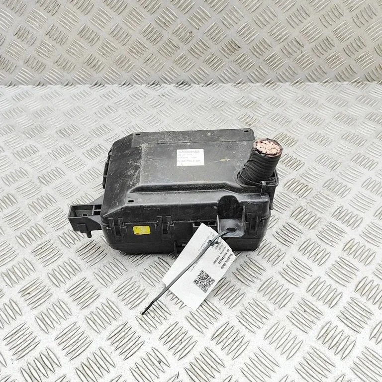 Drošinātāju kārba (komplekts) 670008655