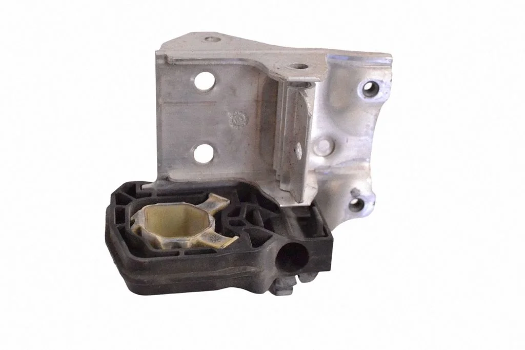 Radiator support slam panel bracket – BMW 5 Series F10 F11 (2009-2016)