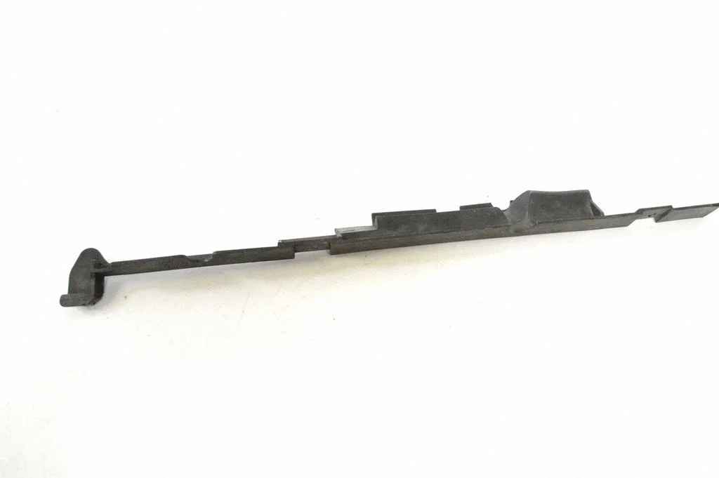 Radiatoru paneļa kronšteins BH428B171AB