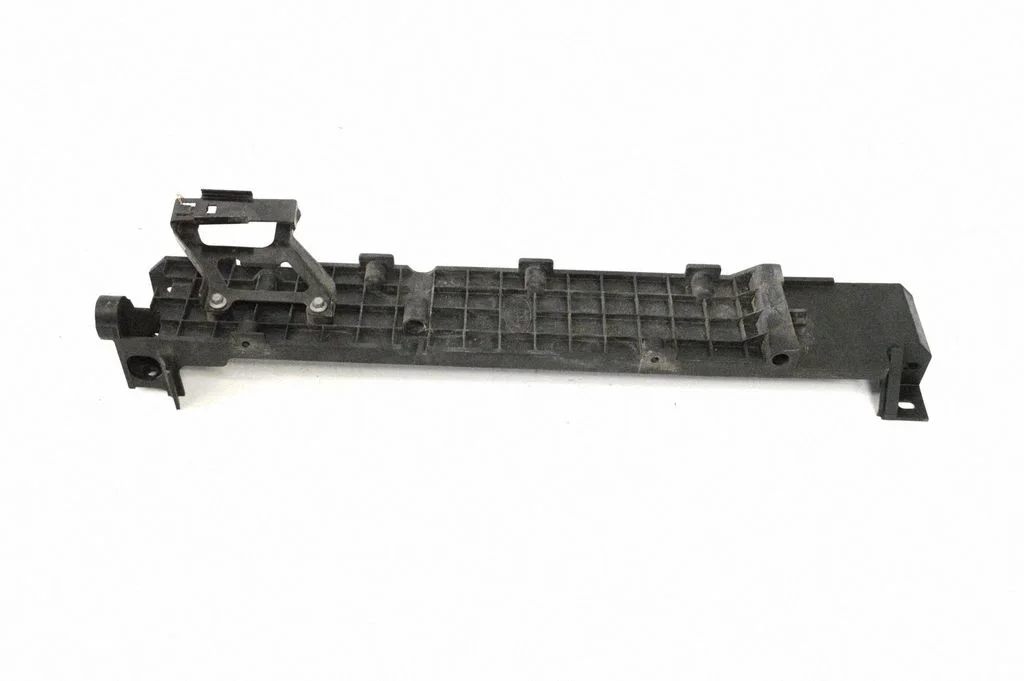 Radiatoru paneļa kronšteins BH428B589AB