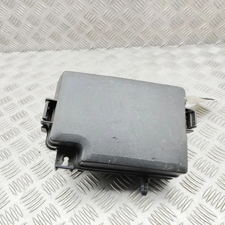 Drošinātāju kārba (komplekts) 91254J7431