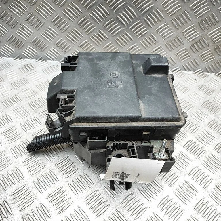 Drošinātāju kārba (komplekts) KK3T14D068JC