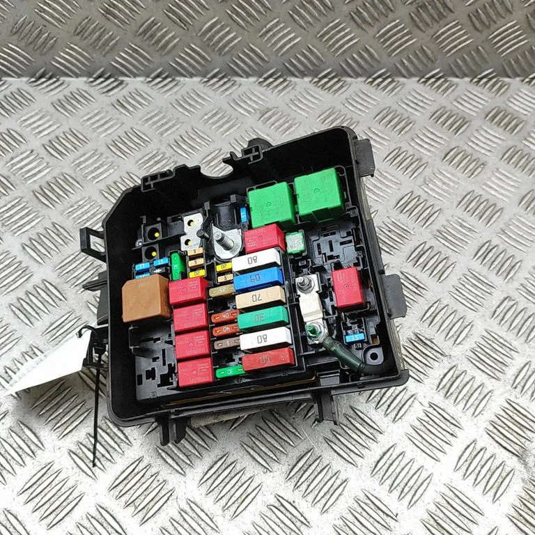 Drošinātāju kārba (komplekts) 9824510680