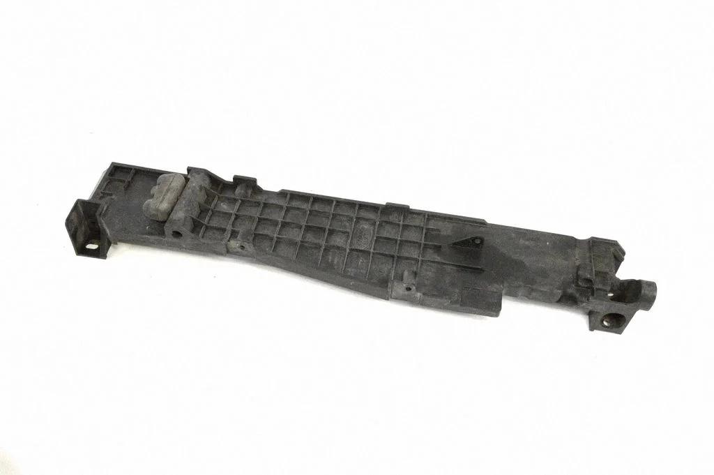 Radiatoru paneļa kronšteins BH428B588AB