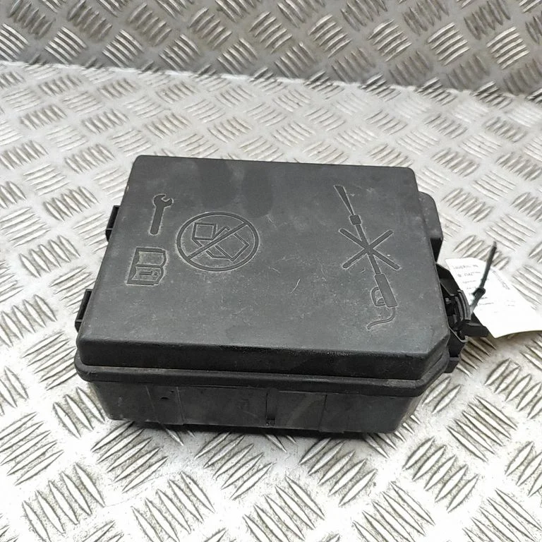 Drošinātāju kārba (komplekts) 42588105