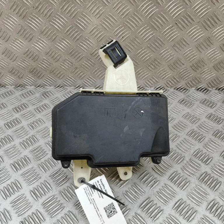 Fuse box set A2225400024