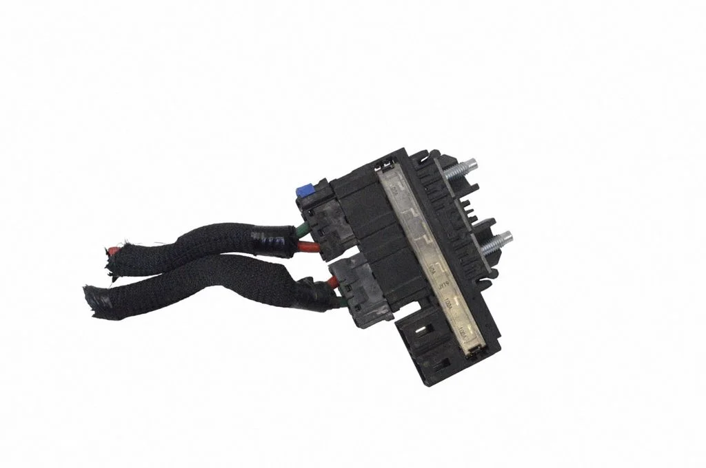 Drošinātāju kārba (komplekts) 24011HW70C