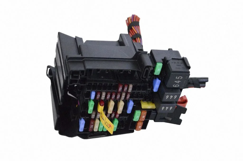 Fuse box set 5WA937615