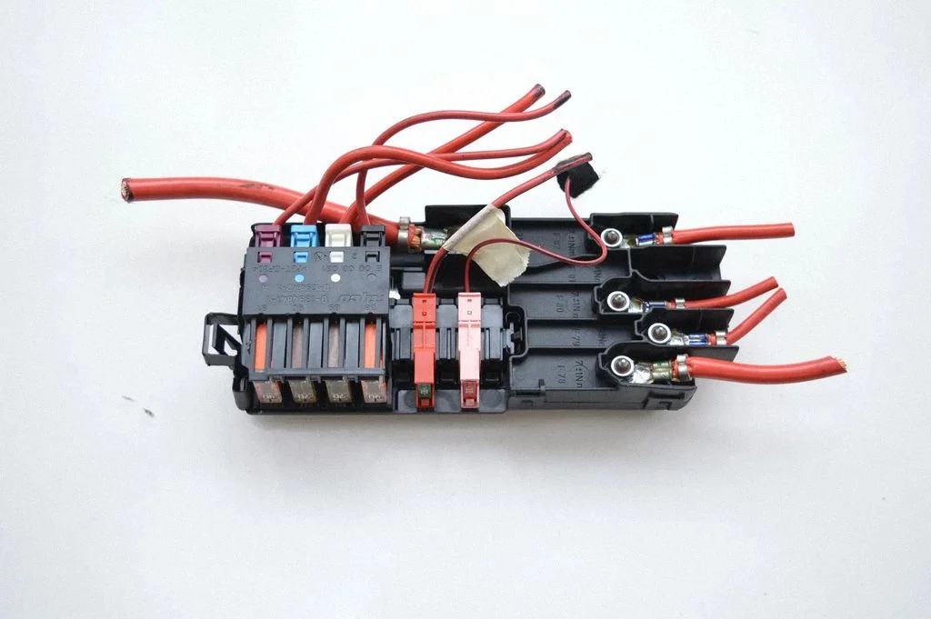 Fuse box set 013948411