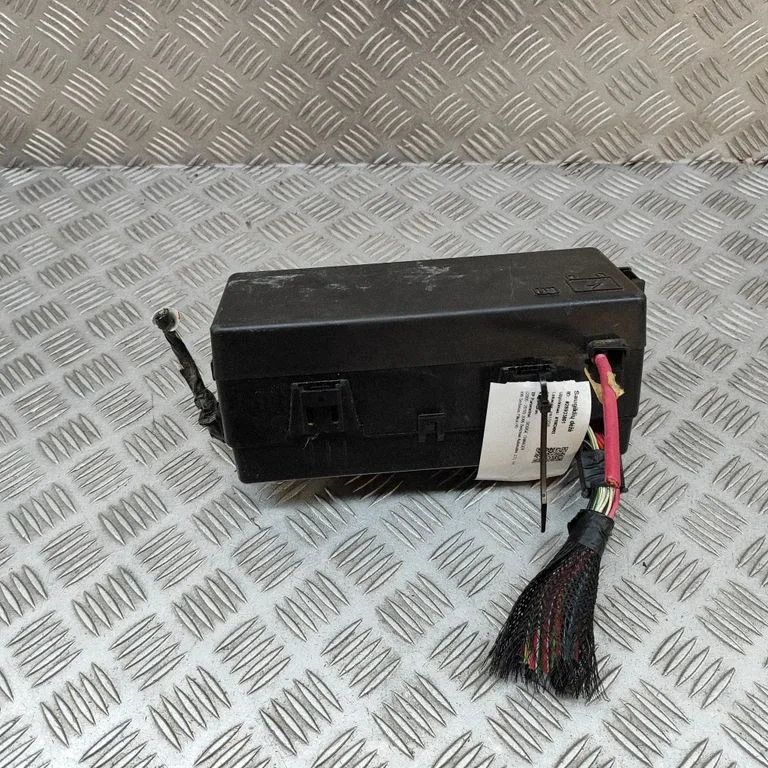 Drošinātāju kārba (komplekts) 04607166AD
