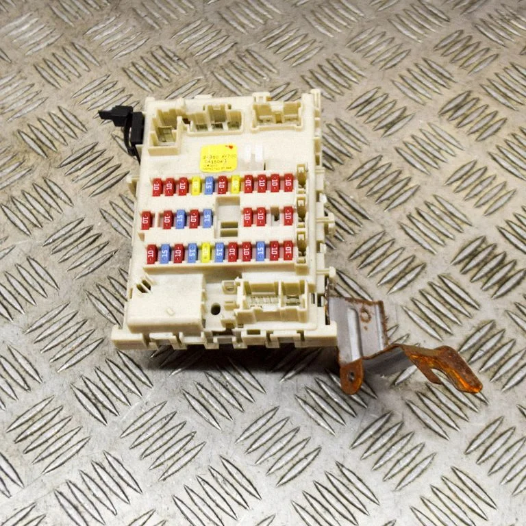 Fuse box set – Nissan Primera (2002-2007)