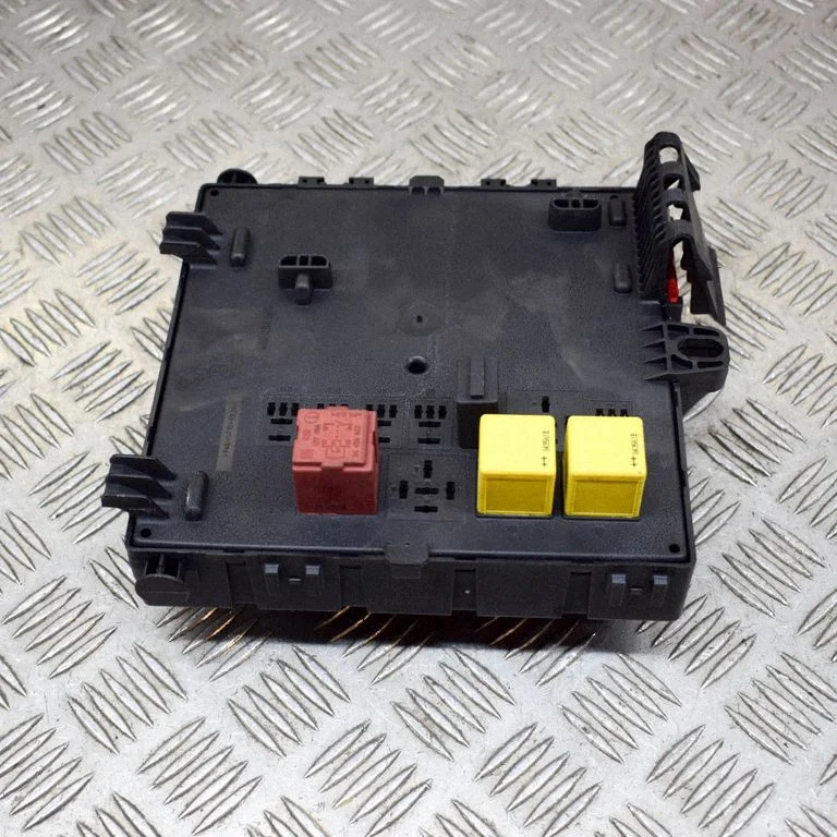 Fuse box set 12805846