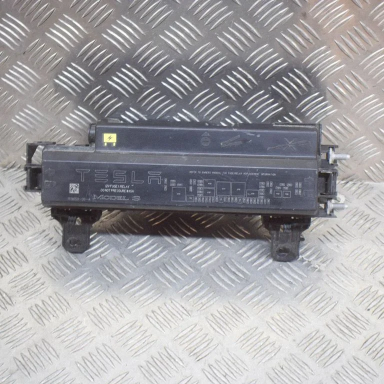 Drošinātāju kārba (komplekts) 111905900A