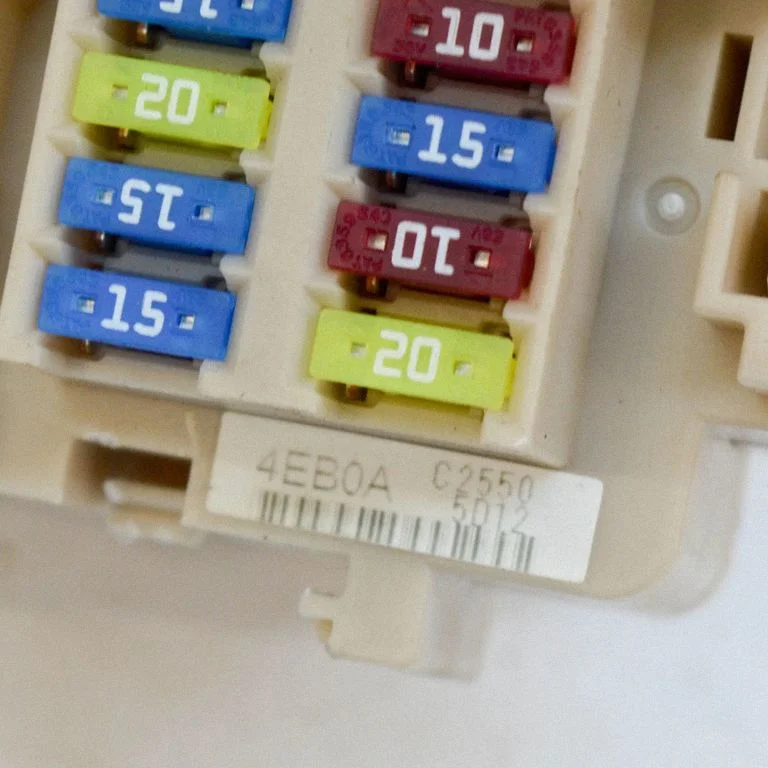 Drošinātāju kārba (komplekts) 4EB0A