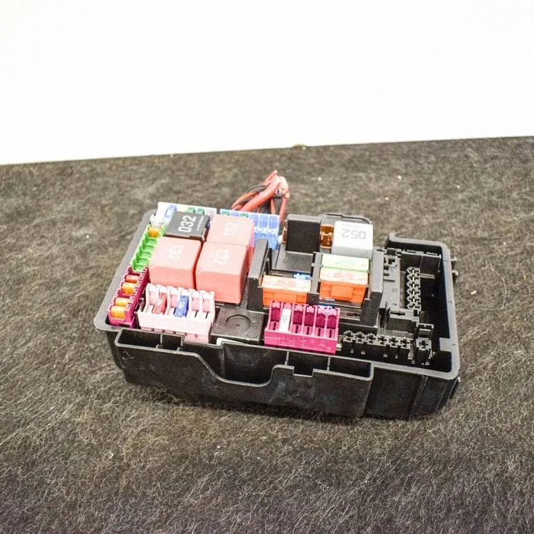 Drošinātāju kārba (komplekts)