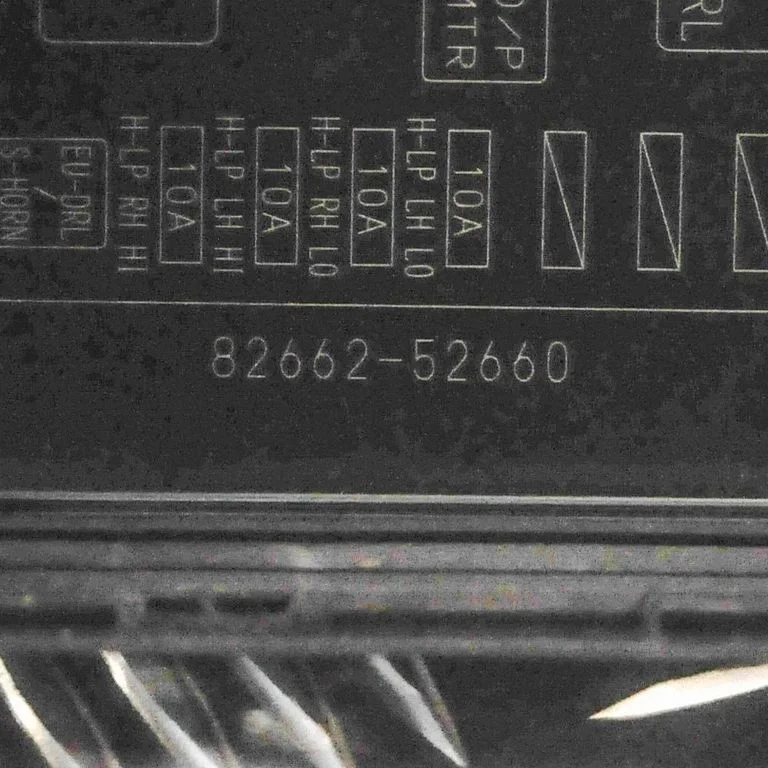 Skrzynka bezpieczników (komplet) 8266252660