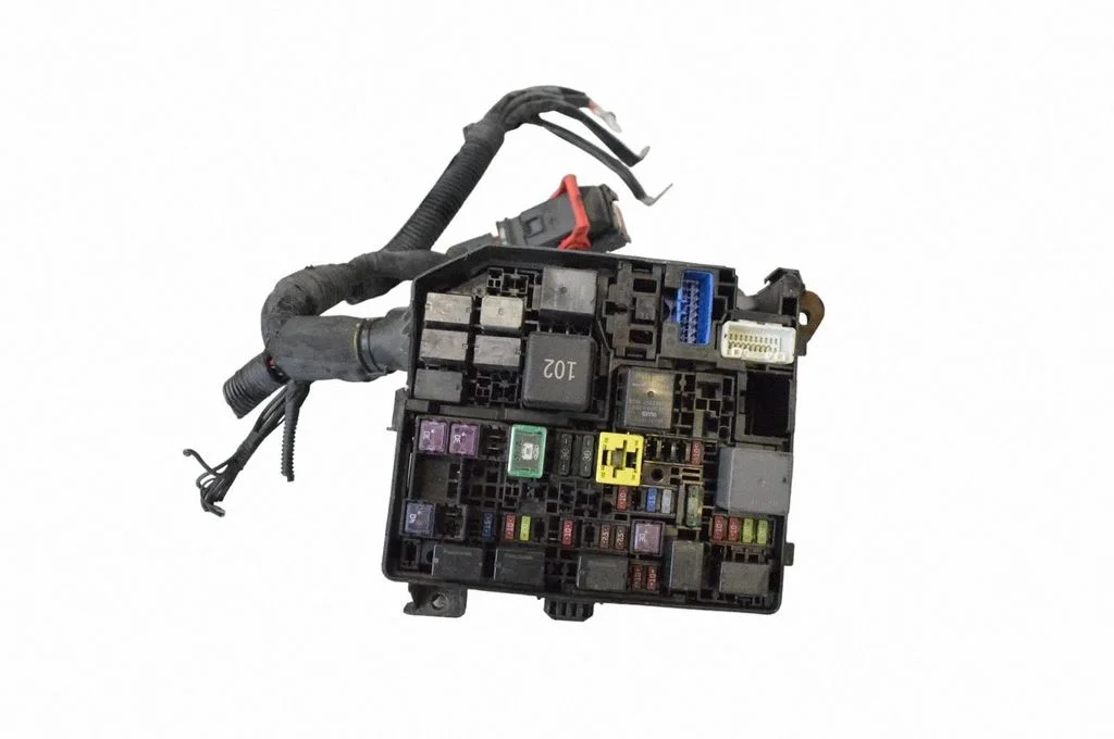 Fuse box set – Mitsubishi Outlander (2013-2021)