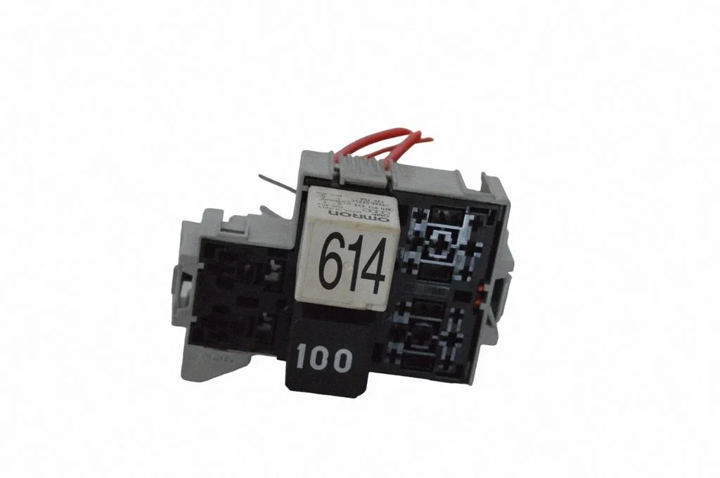 Drošinātāju kārba (komplekts) 7L0937503