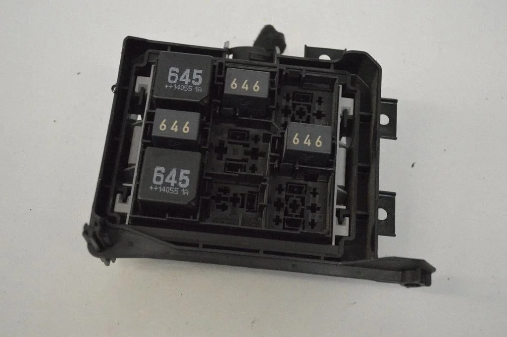 Drošinātāju kārba (komplekts) 7P0937211