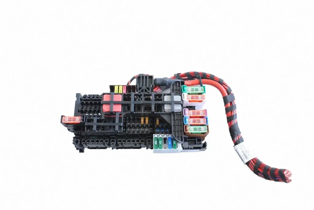 Fuse box set A1679063103
