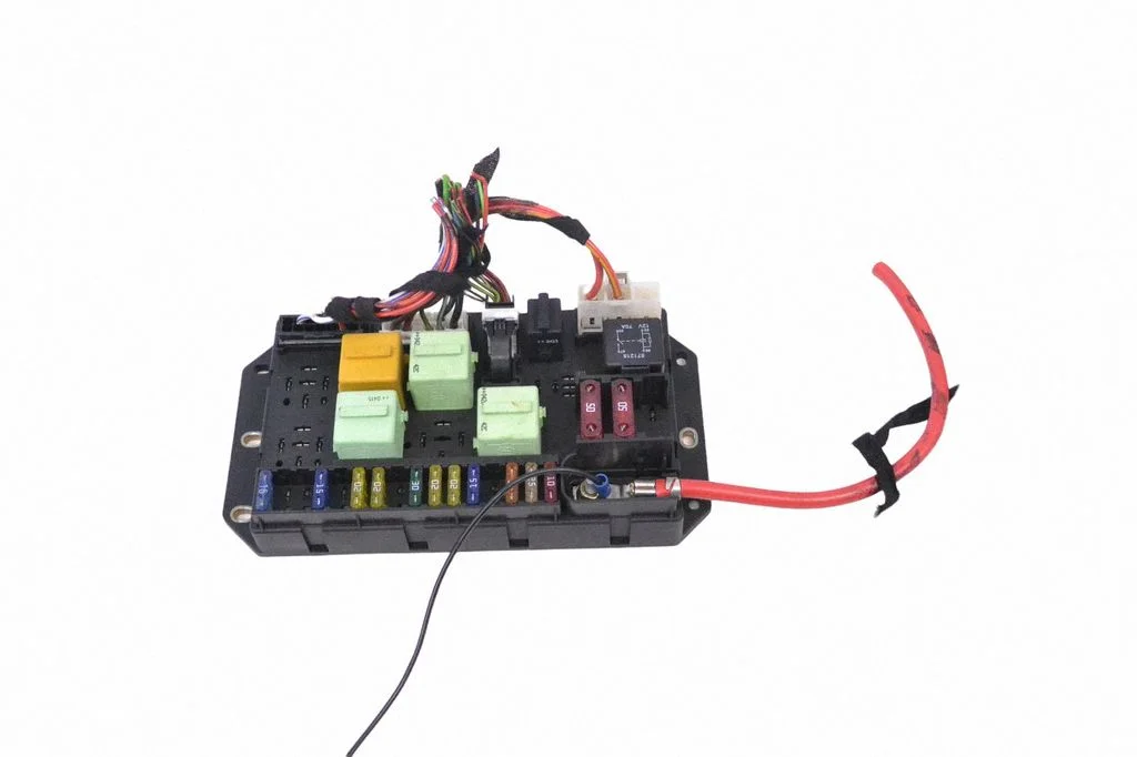 Fuse box set YQE000351