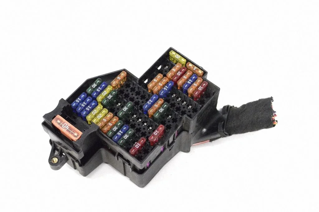 Fuse box set – Volkswagen Touareg I (2002-2010)