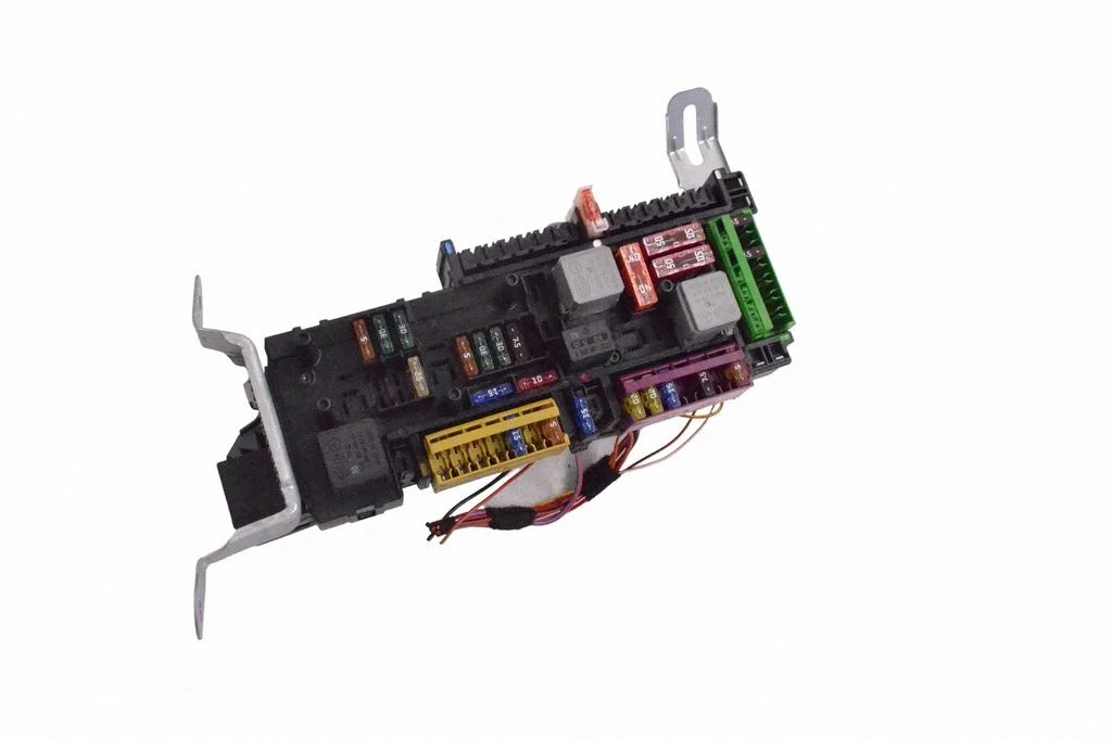 Fuse box set 1670660