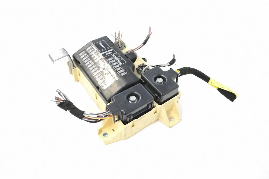 Skrzynka bezpieczników (komplet) 6R8T14A067AA