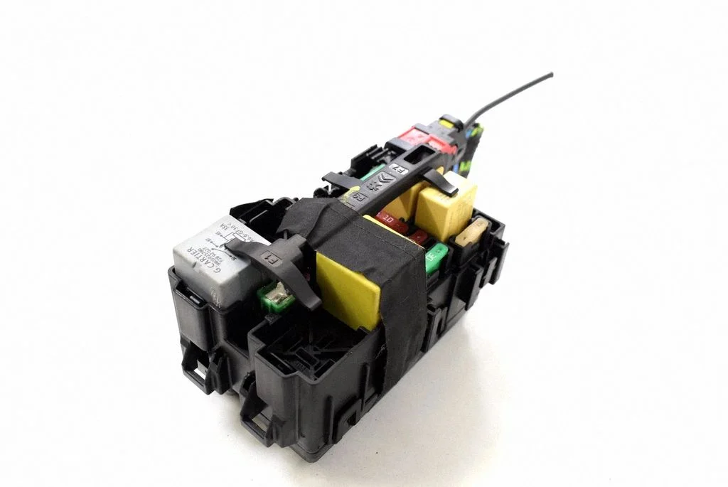 Fuse box set 453537501