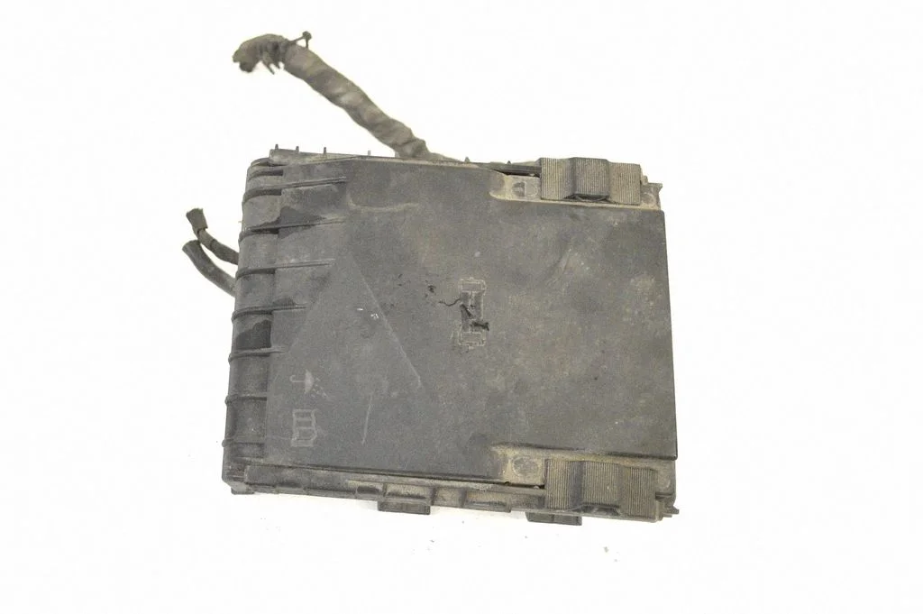 Drošinātāju kārba (komplekts) 8J0937503
