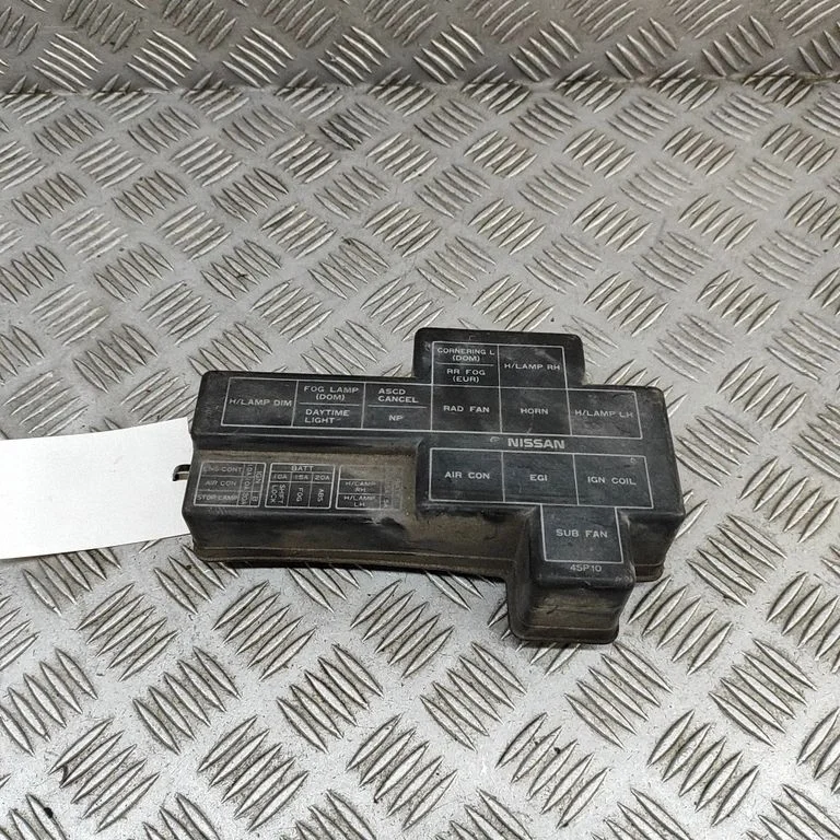 Drošinātāju kārbas vāciņš 2438230P02