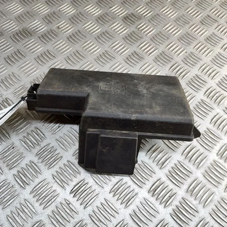 Drošinātāju kārbas vāciņš FU5Z14A003D