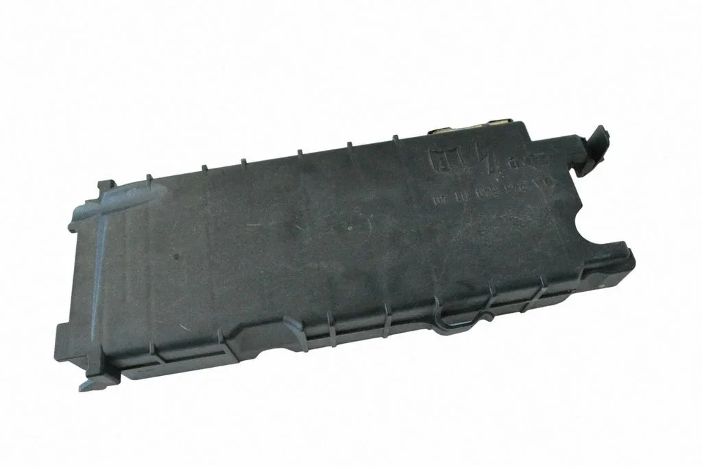 Drošinātāju kārbas vāciņš A2465451440