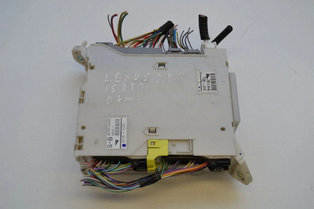 Drošinātāju kārba (komplekts) – Lexus IS 220D-250-350 (2006-2013)