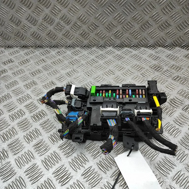 Drošinātāju bloks A2C777348040000