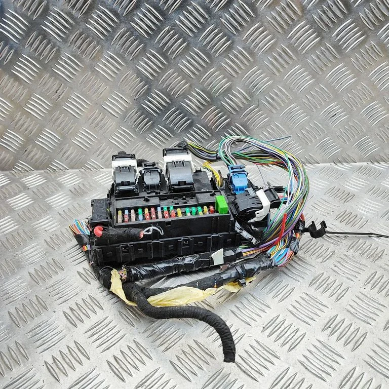 Drošinātāju bloks A2C75869703