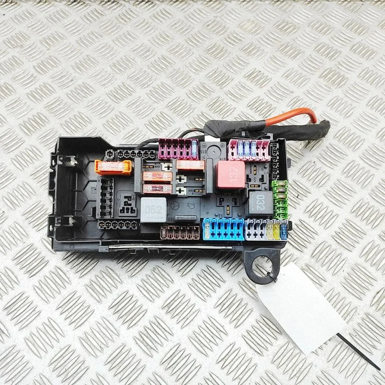 Drošinātāju bloks A2135400200
